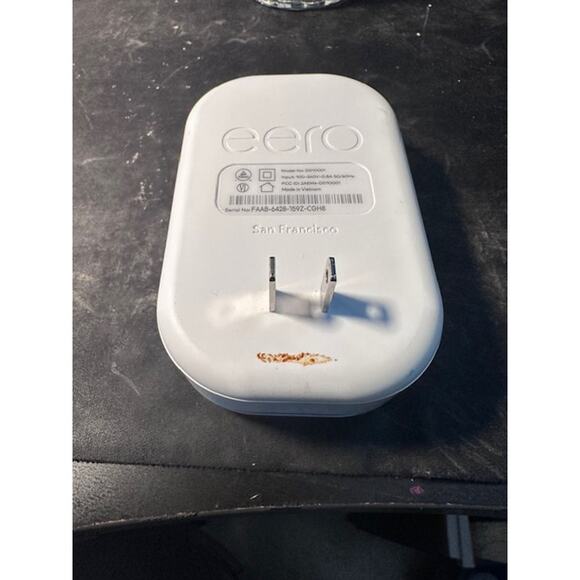 Eero Plug-In WiFi Range Extender Model D010001 – - Picture 2 of 3